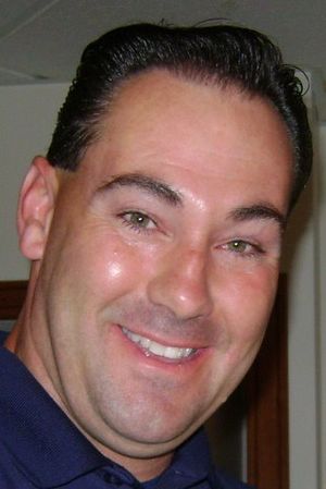 이 영화는 더그 스미스의 자서전을 각색한 것이다.