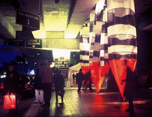 아모리 쇼의 일환으로 설치된 재닛 에클먼의 Roadside Shrine II