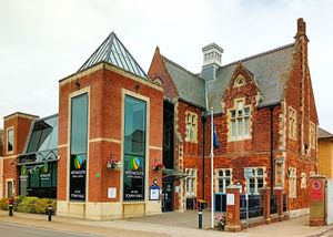 커머셜 로드의 뉴 타운 홀: 타운 의회 본부