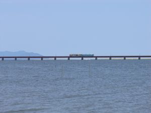 유라강 하구를 건너는 교토 단고 철도 미야마이선