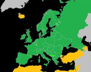 1982년 이후 참가 현황: 최소 한 번 참가한 국가는 녹색, 참가 자격은 있지만 한 번도 참가하지 않은 국가는 노란색, 다른 국가(유고슬라비아)의 일부로 경쟁했지만, 주권으로 경쟁한 적은 없는 국가는 연두색으로 표시되어 있다.