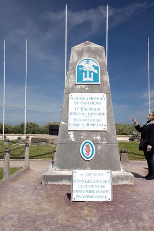 제1공병특별여단 기념비