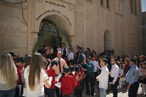 2018년 알코쉬에서 열린 축제와 퍼레이드를 즐기는 칼데아 가톨릭 신자들