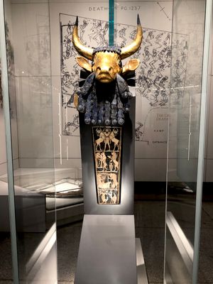 우르의 황소 머리 리라는 우르 왕릉에서 발견되었으며, 고대 리라 중 가장 유명하다.