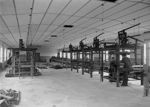 1940년대 웨일스 란와티드의 Cambrian 공장의 섬유 기계