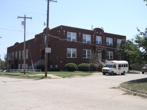 구 워싱턴 학교는 현재 이니드의 커뮤니티 센터이다.