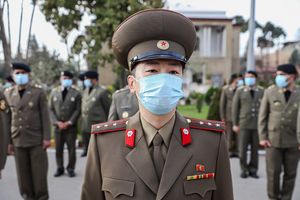 2021년 이란 군사 대학 졸업식에서 북한 군사 학생들