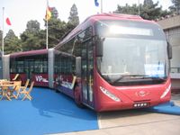 중국 칭녠 여객차에서 제작한 굴절 버스