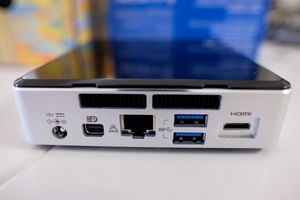 인텔 NUC5i3RYK