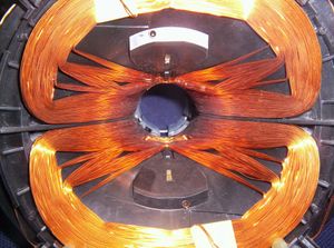 튜브를 제거한 요크 내부 보기