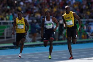 2016년 올림픽에서 제임스 다사올루 및 우사인 볼트와 함께한 베스트