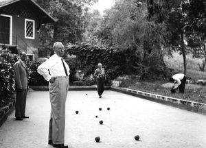 1958년 이탈리아에서 보체를 즐기는 독일 총리 콘라트 아데나워