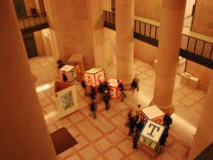 해킹이 진행 중인 모습, MIT 로비 7