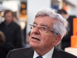 2014년 3월 23일 파리에서 열린 '살롱 뒤 리브르'에서 장피에르 슈벤망