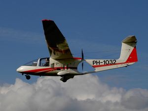 Brditschka HB-3 동력 글라이더를 개조한 Militky MB-E1 (이후 HB-23이 사진에 나옴)은 최초의 실물 크기의 전기 항공기였다.