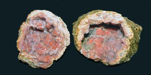 붉은색 옥수의 결정 동굴