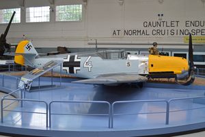 제26전투비행단(JG&nbsp;26) Bf&nbsp;109&nbsp;E-3, 임페리얼 전쟁 박물관 덕스퍼드(Imperial War Museum Duxford)에 전시되어 있음.