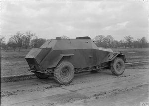 험버 경정찰차(Humber Light Reconnaissance Car)는 민간 자동차 섀시를 기반으로 했다.