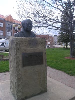 비버브룩 남작의 흉상, 그의 유해가 안치된 곳, 뉴캐슬 미라마치, 뉴브런즈윅 타운 광장 (IR Walker 2008)