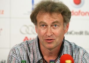 즈린코 오그레스타, 영화 여기에의 감독