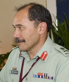 군인 시절 (2009년, 싱가포르에서)