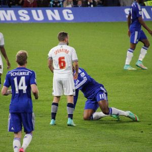 볼턴 원더러스에서 뛰는 제이 스피어링 (2014년 리그컵에서 첼시를 상대로)