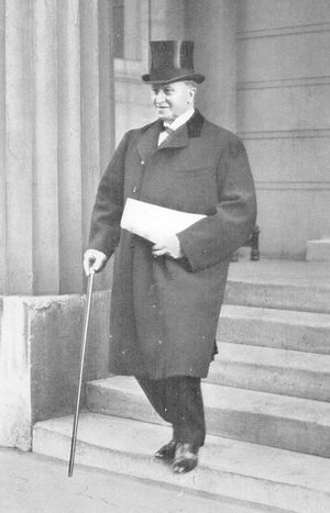 커즌이 내각 회의에 참석하러 가는 길에 찍힌 마지막 사진 (1925년)