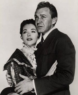 조앤 웰던과 포레스트 터커가 The Music Man(1960)에 출연한 모습.