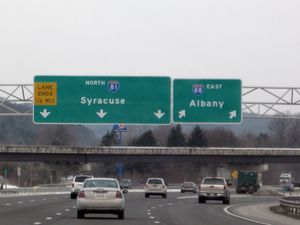 I-88은 빙엄턴 인근 I-81에서 시작하여 뉴욕주 수도 지구 방향으로 북동쪽으로 향한다.