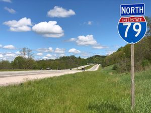 I-79 북쪽 방향, 화이트리 타운십, 펜실베이니아의 7번 출구 북쪽 통과 지점