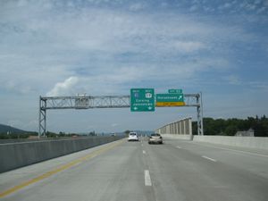 서쪽으로 가는 Horseheads 우회로(I-86)의 53번 출구 접근