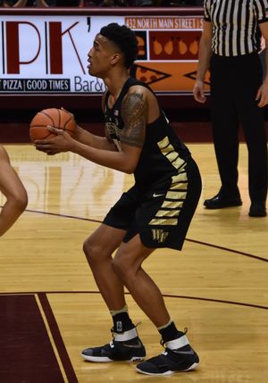 2017년 자유투 라인에 선 콜린스