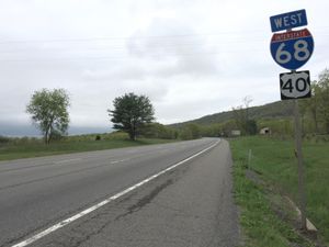 I-68 및 US 40 (내셔널 프리웨이)의 서쪽 방향 뷰, 파이니 그로브