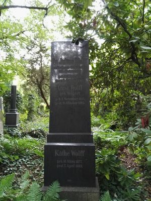 율리우스 볼프의 묘, 베를린 바이센제.