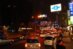 중샤오둔화역 주변 야경