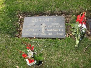 캘리포니아주 홀리 크로스 묘지에 있는 지미와 마가렛 듀란테의 무덤