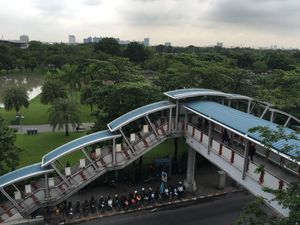 짜뚜짝 공원(Mo Chit BTS 역)에서 본 모습