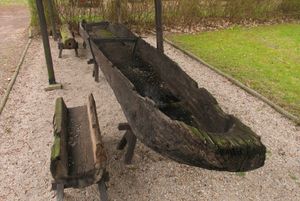 10세기 슬라브족 통나무배