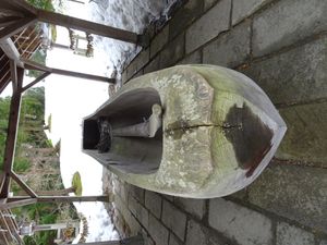 같은 배를 앞에서 본 모습.