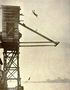 허치슨은 1919년작 더 그레이트 갬블을 위해 이 다이빙을 했다