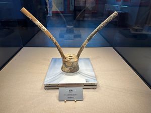 승금점 묘지에서 출토된 머리 장식, 한나라 시대, 기원전 206년~서기 230년. 투루판 박물관