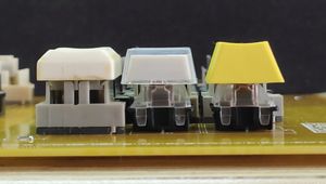 PKM 1B 리드 스위치와 두 개의 체리 MX 스위치