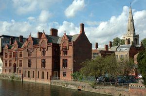 베드퍼드 치안 법원