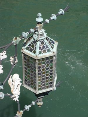 궁전의 19세기 램프