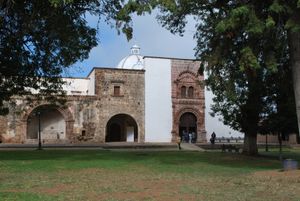 산 프란시스코 교회와 개방형 예배당 전경