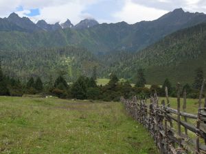 카뤄 구의 위치