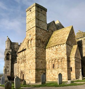 양쪽에 대성당 일부가 있는 코르맥 채플