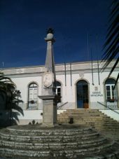 시청 광장에 위치한 오우리케 전투 기념주