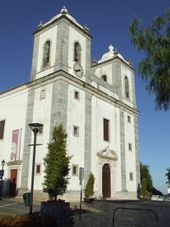 세바스티앙 1세 국왕이 아폰수 1세가 오리케 전투에서 무어인 왕들을 물리친 것을 기리기 위해 건설한 카스트루 베르데 왕립 바실리카, 즉 노사 세노라 다 콘세이상의 실제 교회