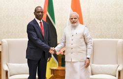 2018년 6월 21일, 인도의 나렌드라 모디 총리와 회견하는 로자리우